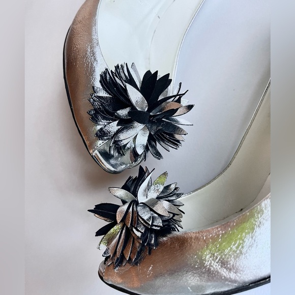 SIGERSON MORRISON | METALLIC SILVER PEEP TOE HEELED SANDAL - Picture 4 of 8